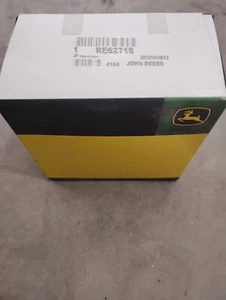 RE62718 SEAL 2 PC fits JOHN DEERE (New OEM) - Picture 1 of 2