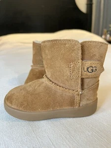 UGG Australia KEELAN S/N 10960891 Toddler Size 04/05 Brown Sheepskin Lined Boots - Picture 1 of 20