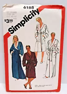 Vintage 1983 Simplicity Muster 6188 Unisex XL vorne gewickelt Morgenmantel Schalkragen ungeschnitten - Bild 1 von 3