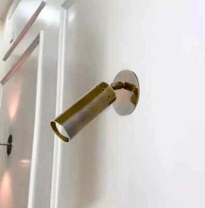 Aplique de pared italiano de latón de mediados de siglo de 1950 lámpara moderna luz de latón - Imagen 1 de 9