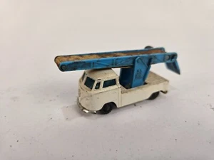 Husky Volkswagen Pickup Off White with Baggage Loading Conveyor - Picture 1 of 3