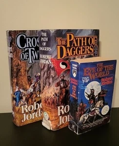 WHEEL of TIME BOOKS Robert Jordan-EYE OF THE WORLD-PATH OF DAGGERS-CROSSROADS - Picture 1 of 3