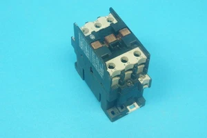 Klockner Moeller 061261 DIL0AM 3 pole contactor 42/48 VAC 50/60 Hz 35A - Bild 1 von 4