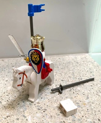 Lego Castle Royal Knights No. 6008 'Royal King' (1995) - Image 1 of 3