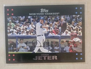 Derek Jeter #40b 2007 Topps Yankees VARIACIÓN MANTO Y ARBUSTO - Imagen 1 de 2