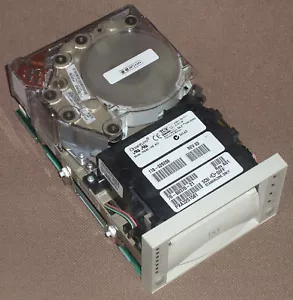 Internes Bandlaufwerk der Quantum 7000 Serie TH6AF TH6AF-HD SCSI DLT 20 GB 40 GB - Bild 1 von 2