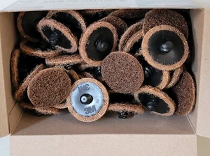 (50) 3M Scotch-Brite Roloc TR 1-1/2" Oberflächenpflegescheibe grob - Bild 1 von 2