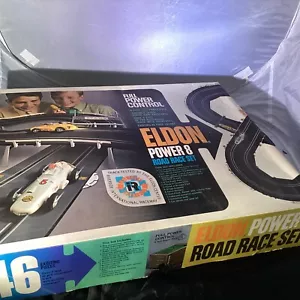 Set slot auto vintage anni '60 Eldon 1/32 Power 8 piste da corsa su strada - Foto 1 di 16