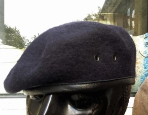 RN Baskenmütze Wolle Strick Marine dunkelblau mit Ösen 58 cm L Royal Navy Kadetten - Bild 1 von 4