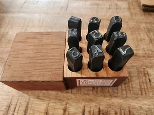 Hergestellt in den USA Qualität Metall Zahlen Stempel Set - 3/8" Größe 9 Stück Millersfall Co - Bild 1 von 4