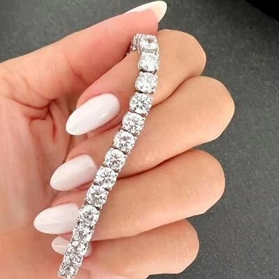 D/VVS 9.10 Ct Lab Grown Round Brilliant Cut Diamond Tennis Bracelet, Platinum - Image 1 of 4