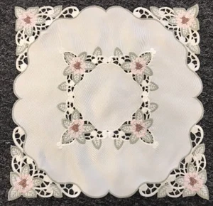 6 Stck. 12 Zoll Stickerei Quadrat Deckchen Deckchen Bestickt Spitze Hochzeit Party Dekor - Bild 1 von 7