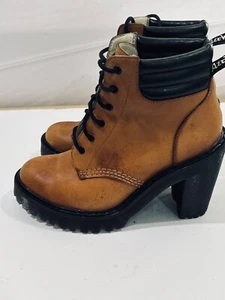 Stivali Dr. Martens Persephone in pelle con tacco donna US 6 / UK 4 Dark Academia - Foto 1 di 7