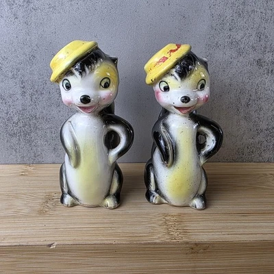 Zorrillos antropomórficos en sombreros saleros y pimenteros cerámica kitsch MCM Foto 1 de 4
