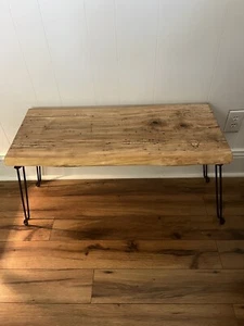 Live Edge Maple Accent Table - Picture 1 of 4
