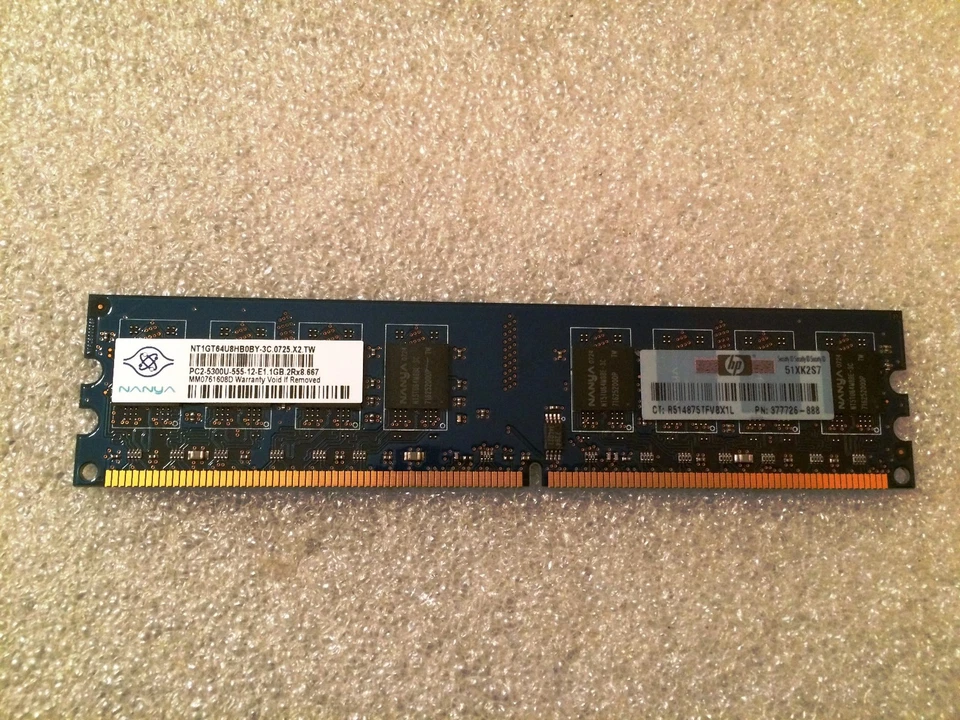 Memoria DDR2 Nanya NT1GT64U8HB0BY-3C 1GB PC2-5300 667MHz CL5 240 Pin - Immagine 1 di 1