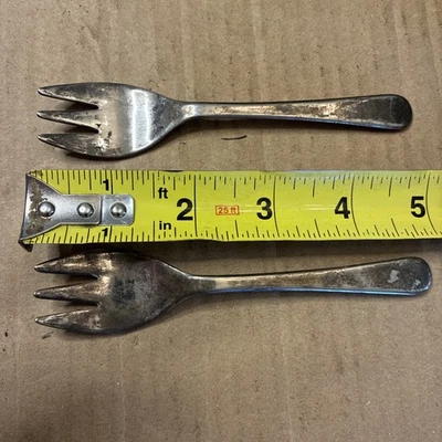 2 horquillas de aperitivo vintage Sheffield England plateadas 3 puntas cortas 5" Foto 1 de 3
