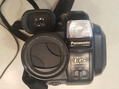Panasonic PalmSight PV-L757D VHS-C Camcorder w/ Bag, Batteries, & Charger PARTS - Image 1 of 4