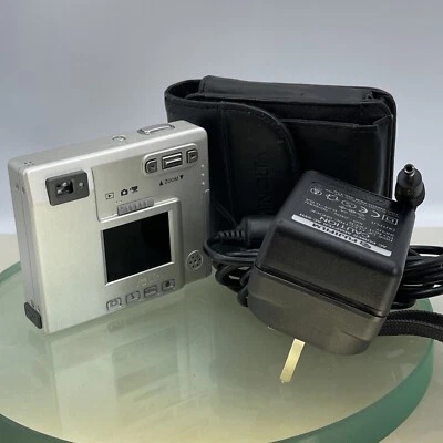 Konica Minolta Dimage X 2.0MP Compact retro Digital Camera Cased Charger +++#467 - Image 1 of 4
