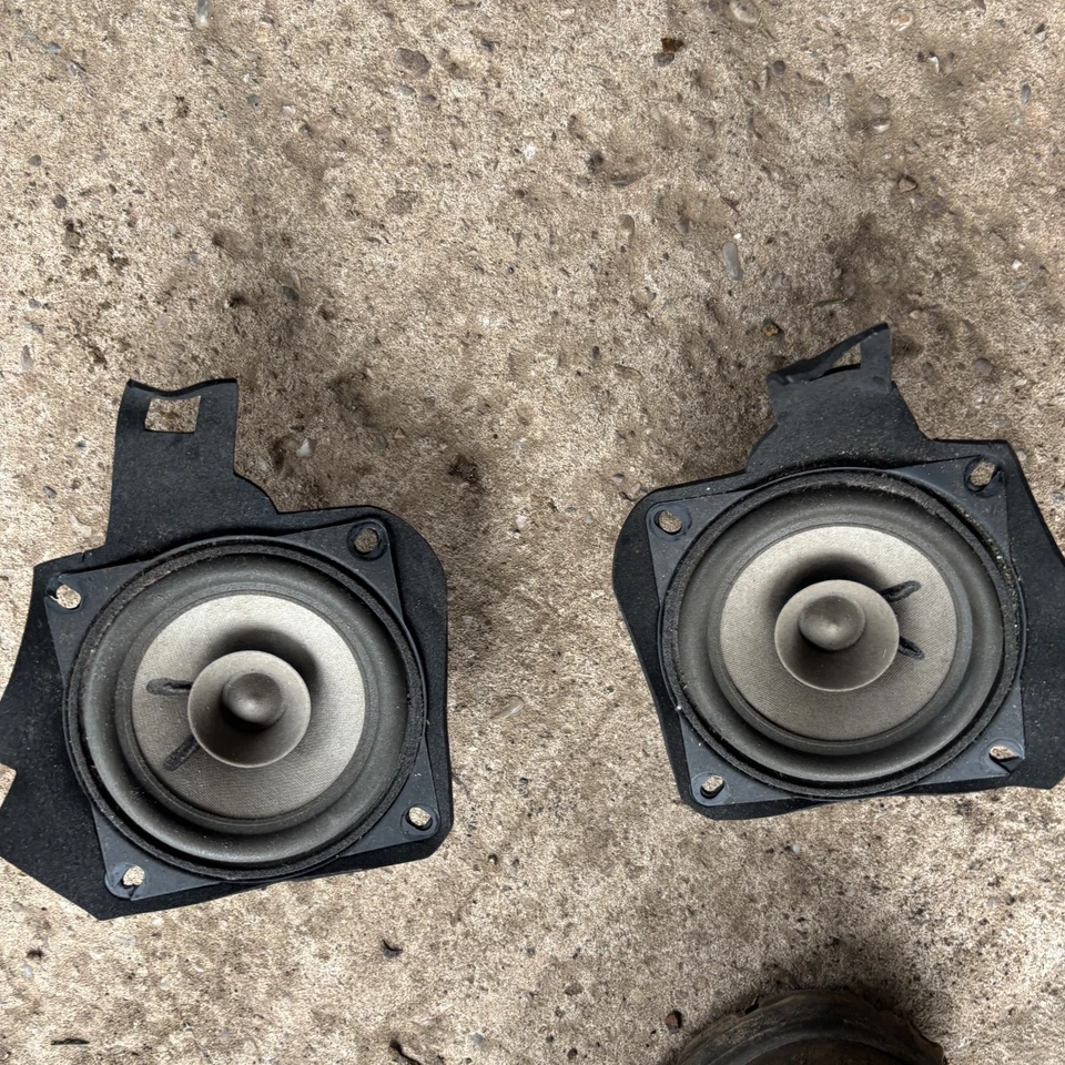 Renault Kangoo Front Dash Speaker Covers L/R - Image 1 of 3