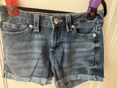 Pantalones cortos para mujer True Religion Jennie Curvy tiro medio crudo dobladillo enrollado talla 28 nuevos con etiquetas Foto 1 de 4