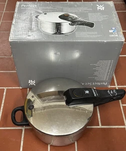 WMF Perfect Schnellkochtopf Edelstahl Transtherm für alle Herdarten Inhalt 4,5L - Bild 1 von 13