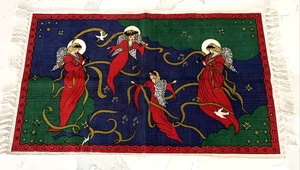 Alfombra de ángeles de Navidad de colección tejida roja verde azul flecos dorados 22x39 decoración navideña - Imagen 1 de 17