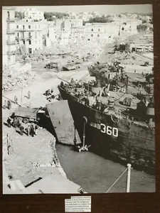 1944 FEB WWII ALLIED SHIPPING UNLOADING SUPPLIES IN ANZIO HARBOUR (Reproduction) - Picture 1 of 10