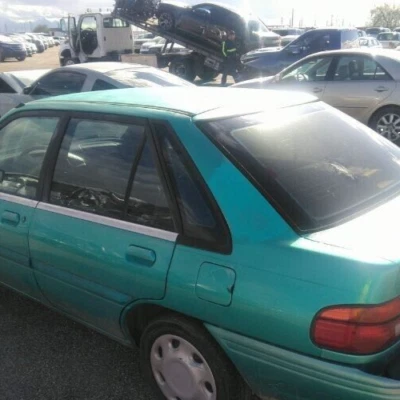 Ford Escort 4 portas hatchback: 1991, 1992, 1993, quarto de vidro traseiro esquerdo - Imagem 1 de 4