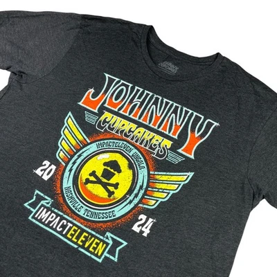 Camiseta gris Johnny Cupcakes 2024 Impact Eleven Nashville, TN S/S para hombre • Grande Foto 1 de 4