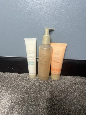 Orchard Peach Satin Hands Pampering Set Limited Edition by Mary Kay (3pcs) ~New~ - Image 1 of 2