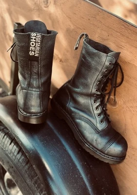 ZAPATOS VEGETARIANOS Botas de Combate de Cuero Negro para Mujer Talla US 9.5 / Hombre’s US 8 Foto 1 de 4