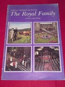 GREAT MOMENTS WITH THE ROYAL FAMILY p1976 48pp - Foto 1 di 1