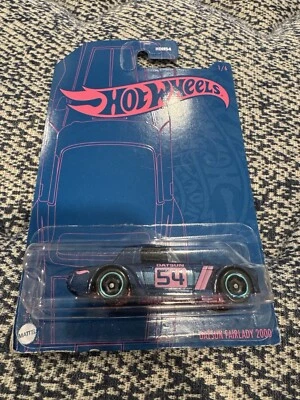 Hot Wheels Pearl and Chrome Datsun Fairlady 2000 1:6 Toy Car - HDH54 - Image 1 of 2