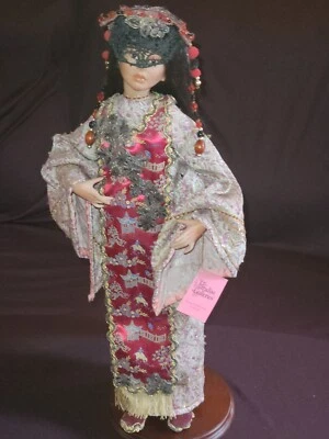 Muñeca asiática de porcelana Paradise Galleries Kelly J Rubert 22" coleccionable de colección Foto 1 de 4