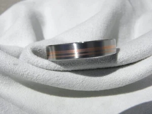 Anillo a rayas de cobre titanio acabado satinado, 5 mm, alianza de boda para hombre - Imagen 1 de 5