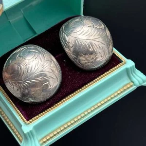 Orecchini Vintage Vittoriano Revival Argento Sterling Incisi a Mano Clip On Bottone - Foto 1 di 9