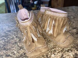 Infant Tan Girls Moccasins  /Shoes  size 3 (4.5” L)