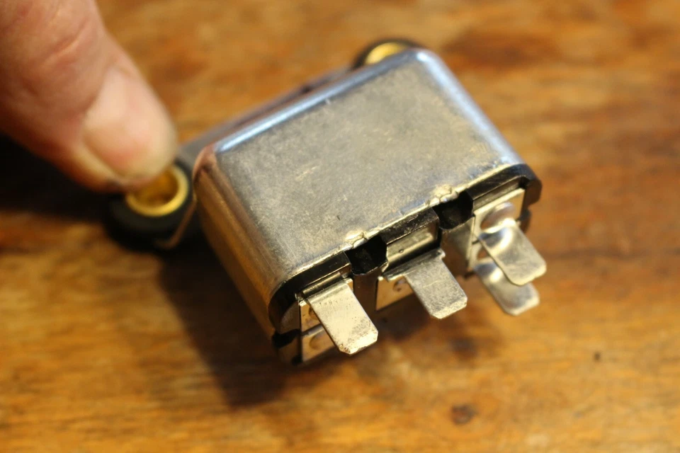 1961 - 1965 Lincoln conversível superior relé de controle de segurança neutro NOVO - Imagem 1 de 1