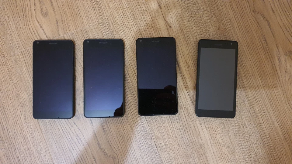 Lotto n. 3 smartphone Microsoft Lumia - Per appassionati - LEGGERE DESCRIZIONE - Immagine 1 di 1