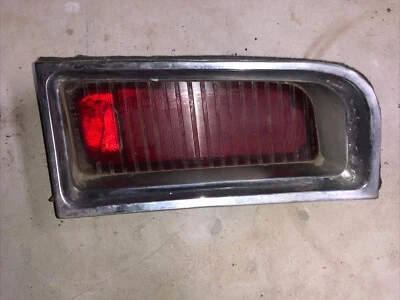 Oldsmobile Jetstar Dynamic Delta 88 1965 conjunto de lámpara trasera superior derecha 5956436 Foto 1 de 4