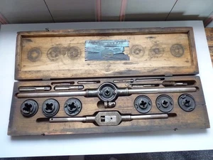 VERY LARGE VINTAGE 16 PIECE GREENFIELD U.S.A NO-7 TAP AND DIE SET IN WOODEN CASE - Picture 1 of 10