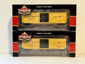 Lot of 2 HO Scale InterMountain Railbox Pullman Standard 5277 cubic foot Boxcars - Picture 1 of 4