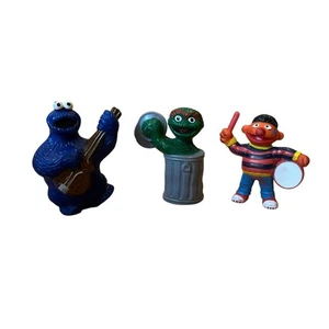 VTG Sesame Street Band PVC Figures Cookie Monster Guitar Ernie Oscar 1982 2.5” - Picture 1 of 8