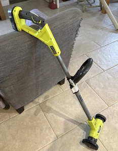 Ryobi ONE+ RY18PCA - 18V - Limpiador telescópico inalámbrico para patio / Cepillo de alambre - GWO - Imagen 1 de 11