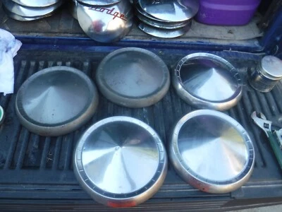 60 Ford Galaxy Fairlane Starliner 1960 tapacubos plato para perros 62 61 hipo 390 352 Foto 1 de 4