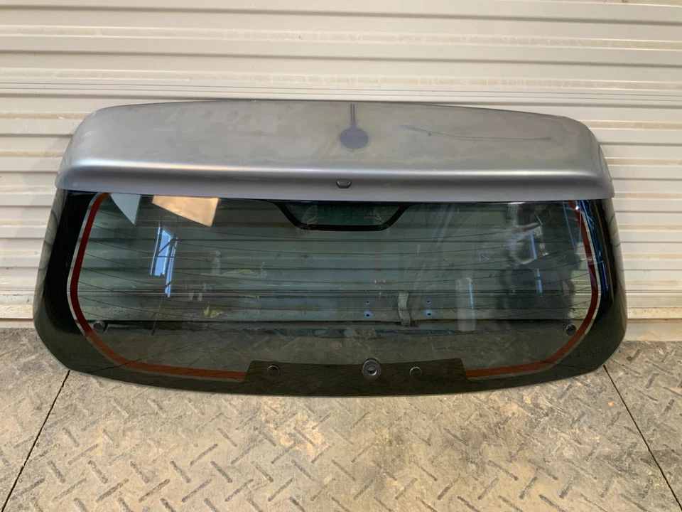 2004-2008 Toyota Matrix Trunk Lid Tailgate Glass Window W/Spoiler Wing OEM Foto 1 de 4