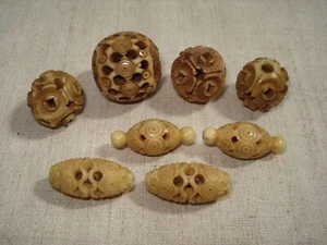 Perles Anciennes Ajourées en Os - Foto 1 di 6