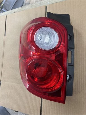 Luz trasera del lado del conductor Chevrolet Equinox TYC 2010-2015 11-6344-00 Foto 1 de 3