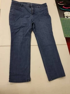Croft Barrow Womens Jeans 16 Short Blue Denim Straight Leg Stretch Classic Fit - Picture 1 of 9